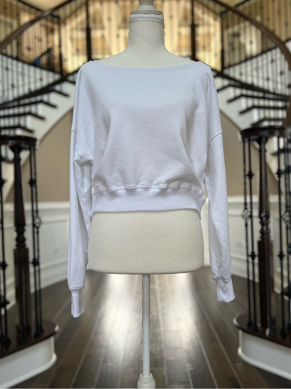 Cropped Hollister Women White Off-Shoulder Pullover Sweatshirt XXS